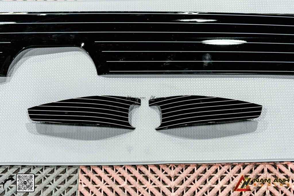 Lắp đặt linh kiện Maybach chính hãng, đảm bảo độ tương thích và độ bền tối đa.