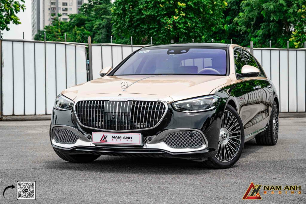 Nẹp chrome Maybach mang lại sự đồng bộ giữa thân xe và phong cách nhận diện cao cấp.