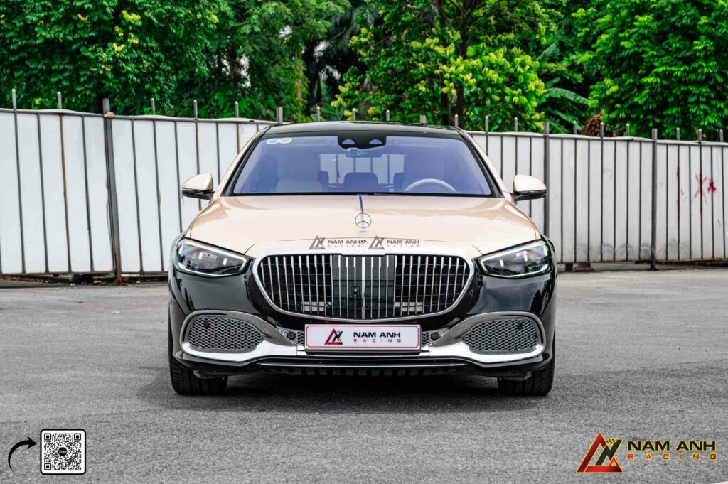 Lưới tản nhiệt Maybach thiết kế sang trọng với nan dọc mạ chrome sáng bóng