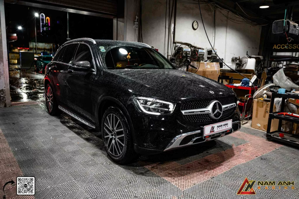 Mercedes GLC 200 2022 nâng cấp phanh khoảng cách ACC