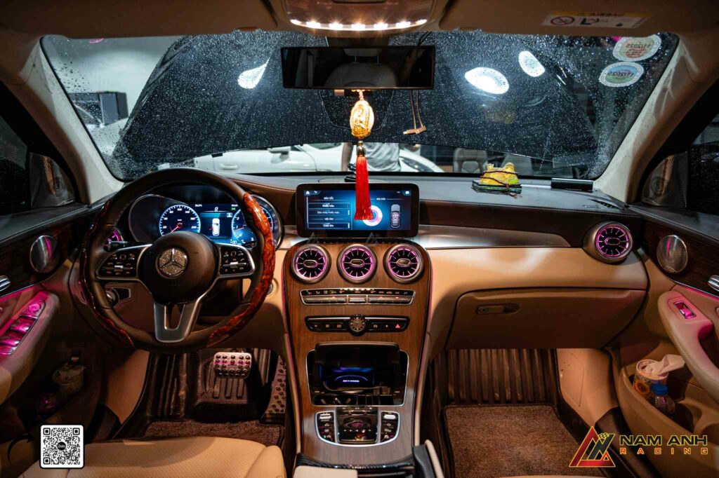 Nâng cấp ACC giúp Mercedes GLC 200 đạt tiêu chuẩn vận hành an toàn và thông minh.