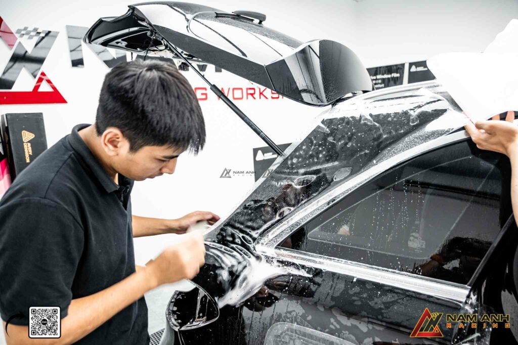 Dán PPF tại Nam Anh Racing giúp bảo vệ sơn xe và duy trì vẻ ngoài như mới.